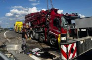 Przewrócona ciężarówka na A4 w Świlczy
