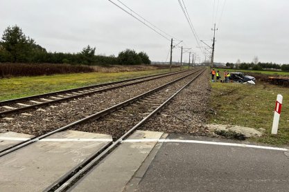 REGION. Tragedia na przejeździe kolejowym, nie żyje 17-latka