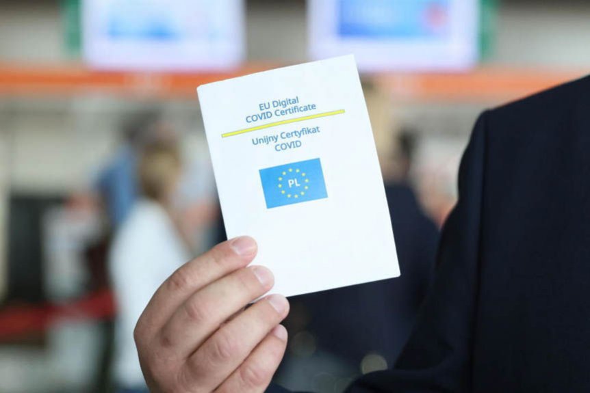 Rząd przyjął rozporządzenie wydłużające obostrzenia covidowe paszport covidowy