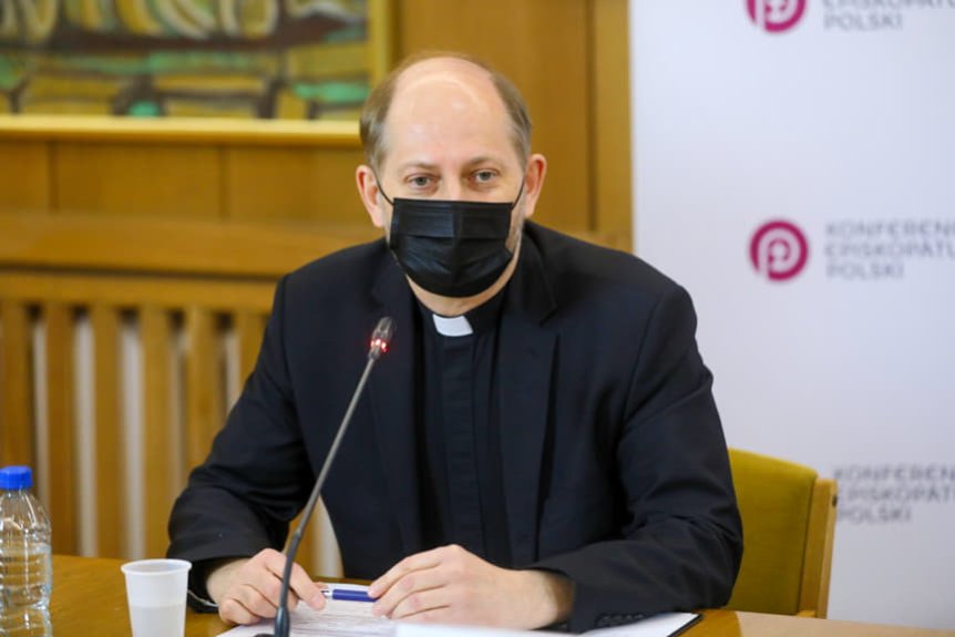 Rzecznik KEP: w Wigilię obowiązuje wstrzemięźliwość od pokarmów mięsnych Rzecznik KEP: w Wigilię obowiązuje wstrzemięźliwość od pokarmów mięsnych