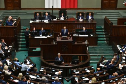 Sejm uchwalił ustawę, która m.in. wprowadza wakacje kredytowe i wydłuża działanie tarcz antyinflacyjnych