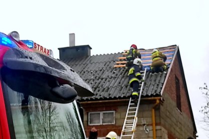 zerwany dach w Brzozowie