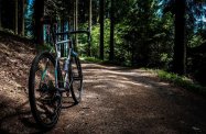 Sklep rowerowy w Rzeszowie – czy każdy rower elektryczny sprawdzi się w górach? Wyjaśniamy!