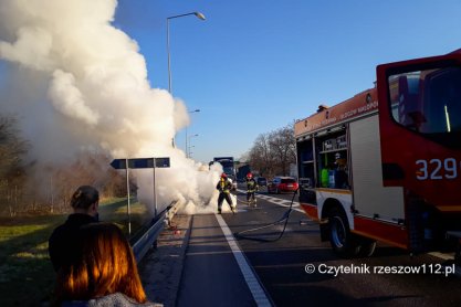 Strażacy z OSP Głogów Młp. ugasili płonącego fiata seicento
