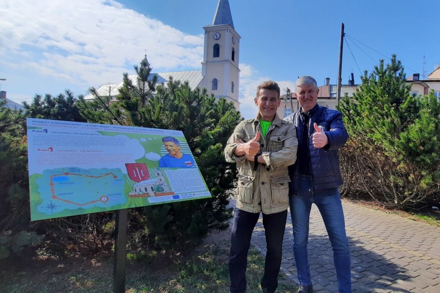 Robert Korzeniowski i Zdzisław Zadworny Robert Korzeniowski i Zdzisław Zadworny przy nowym szlaku na Podkarpaciu