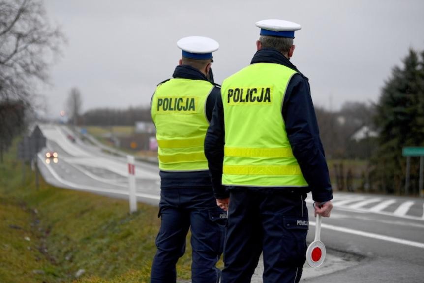 W długi weekend na drogach więcej policyjnych patroli kontrole policji na drogach