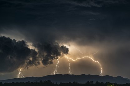 W Rzeszowie i powiecie rzeszowskim możliwe burze z gradem