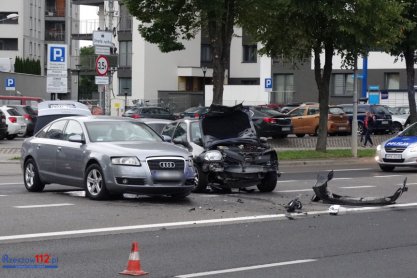 Wypadek na ul. Lubelskiej. Zderzenie Audi z Renault [FOTO]