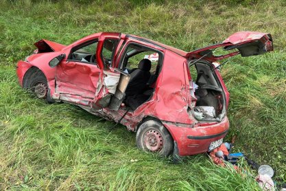 Wypadek w Stobiernej. Zderzenie trzech samochodów