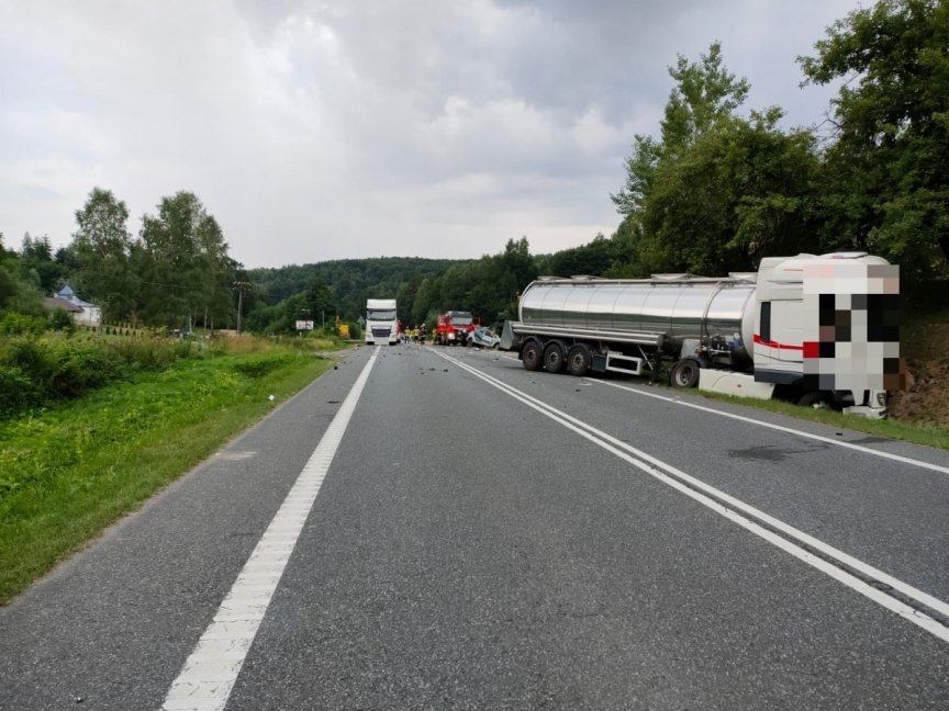 Zablokowana droga w Połomii! Policjanci kierują na objazd Zablokowana droga w Połomii! Policjanci kierują na objazd