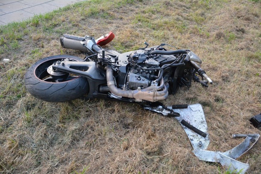 Zderzenie auta osobowego z motocyklem w Miejscu Piastowym Zderzenie auta osobowego z motocyklem w Miejscu Piastowym