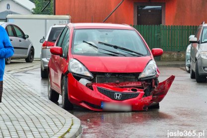 Zderzenie dwóch samochodów w Łężynach