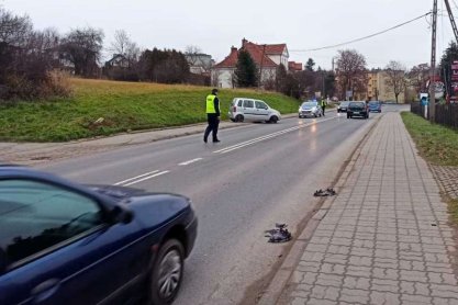 Strzyżów. Zjechał z drogi i uderzył w skarpę