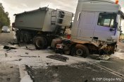 Głogów Młp. Zderzenie osobówki z ciężarówką [FOTO]