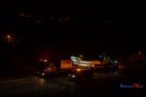 Nocny przejazd maszyny TBM przez S19 w Rzeszowie