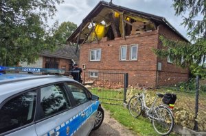 Podkarpaccy policjanci po przejściu burz – ewakuacja obozów harcerskich i wsparcie mieszkańców