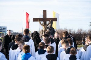 Rzeszów. Droga Krzyżowa w Parku Papieskim