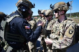 Wspólne ćwiczenia kontrterrorystów i żołnierzy USA